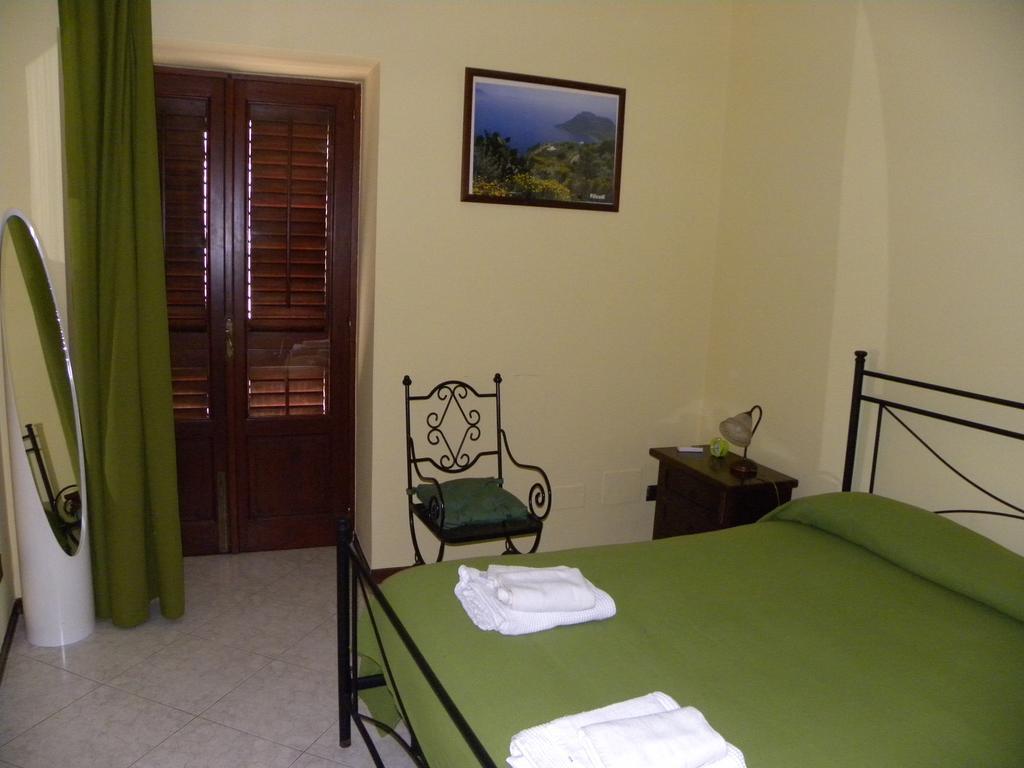Case Vacanze Albamarina ليباري الغرفة الصورة